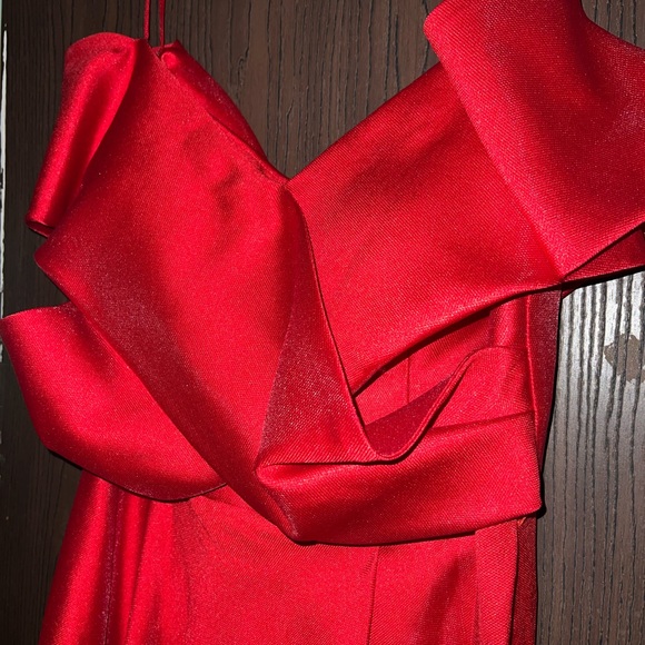 Sara Badr Off Shoulder Red Gown - Picture 4 of 6